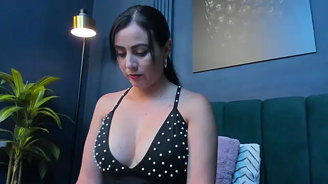 Snapshot of scarlet_edwars chatting on October 2025 07:19:02 PM scarlet edwars online show from October 2025 07:19:02 PM