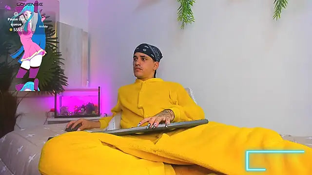 Snapshot of Dirty_Kingg chatting on October 2025 08:09:02 PM Dirty Kingg online show from October 2025 08:09:02 PM