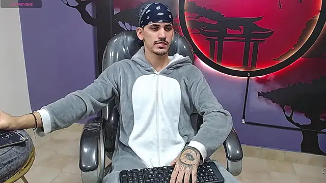 Snapshot of Dirty_Kingg chatting on October 2025 08:26:01 PM Dirty Kingg online show from October 2025 08:26:01 PM