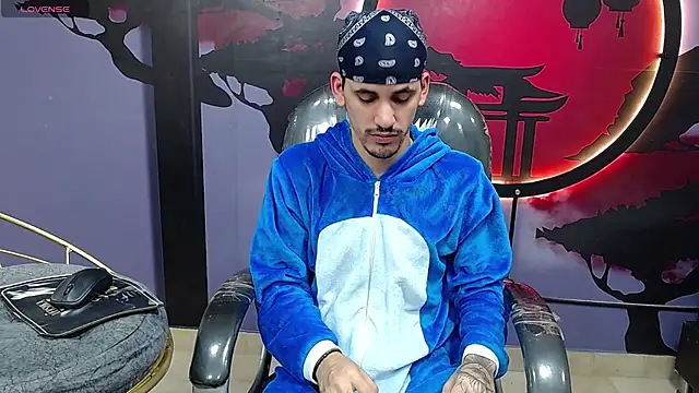 Snapshot of Dirty_Kingg chatting on October 2025 08:44:02 PM Dirty Kingg online show from October 2025 08:44:02 PM