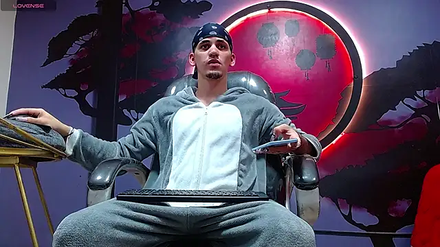 Snapshot of Dirty_Kingg chatting on November 2025 09:06:02 PM Dirty Kingg online show from November 2025 09:06:02 PM