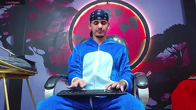 Snapshot of Dirty_Kingg chatting on November 2025 08:31:01 PM Dirty Kingg online show from November 2025 08:31:01 PM