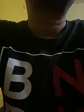 Snapshot of crazyfreaking chatting on October 2025 08:27:02 PM crazyfreaking online show from October 2025 08:27:02 PM