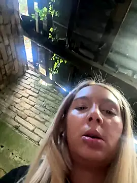 Snapshot of hotamanda01 chatting on October 2025 11:27:01 AM hotamanda01 online show from October 2025 11:27:01 AM