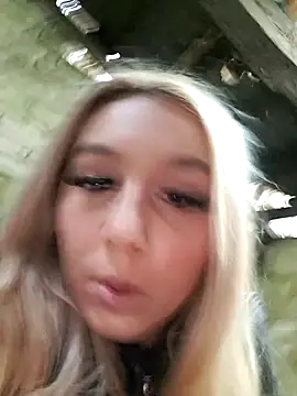 Snapshot of hotamanda01 chatting on November 2025 01:43:03 PM hotamanda01 online show from November 2025 01:43:03 PM