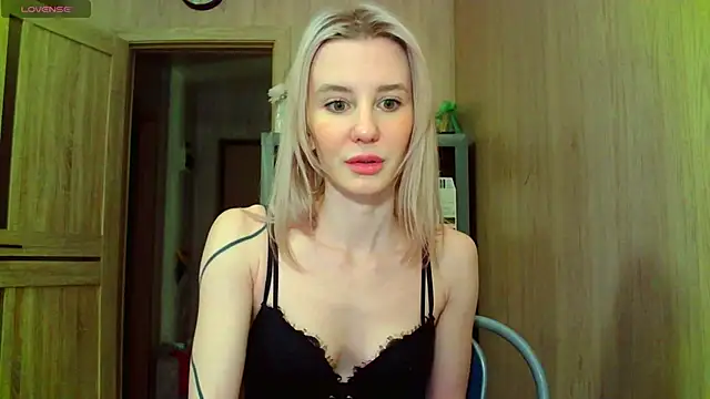 Snapshot of Caramel_piegirl chatting on February 2025 06:23:02 PM Caramel piegirl online show from February 2025 06:23:02 PM