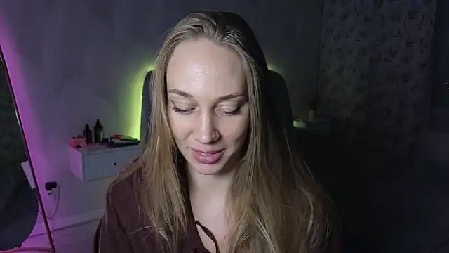 Snapshot of Engel_13 chatting on November 2025 07:37:01 PM Engel 13 online show from November 2025 07:37:01 PM