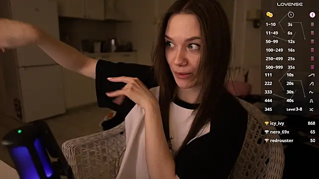 Snapshot of alexa_feels_ chatting on February 2025 06:45:01 PM alexa feels online show from February 2025 06:45:01 PM