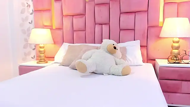 ArianaFranco online show from April 2026 01:05:02 PM