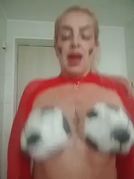 Snapshot of SophieWinsloow chatting on June 2026 03:39:02 PM SophieWinsloow online show from June 2026 03:39:02 PM