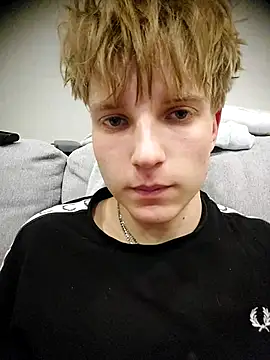 Snapshot of And25bn chatting on October 2025 09:15:02 PM And25bn online show from October 2025 09:15:02 PM