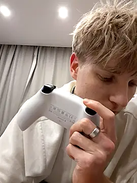 Snapshot of And25bn chatting on October 2025 01:50:01 AM And25bn online show from October 2025 01:50:01 AM