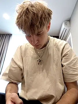 Snapshot of And25bn chatting on October 2025 11:23:02 AM And25bn online show from October 2025 11:23:02 AM