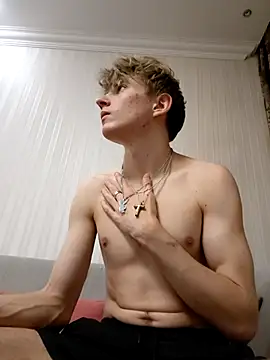 Snapshot of And25bn chatting on November 2025 11:18:01 PM And25bn online show from November 2025 11:18:01 PM