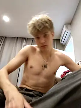 Snapshot of And25bn chatting on November 2025 07:14:02 PM And25bn online show from November 2025 07:14:02 PM