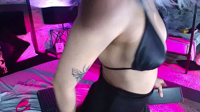 Hellen Hell  online show from March 2025 07:39:01 PM