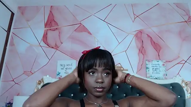 LindaBird online show from January 2026 08:22:01 PM