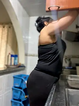 Carola-Ross online show from October 2025 05:46:01 PM