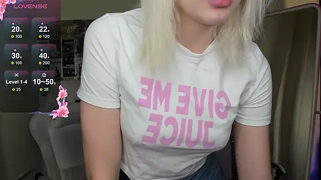 EvelinaLuu online show from February 2026 12:04:02 PM