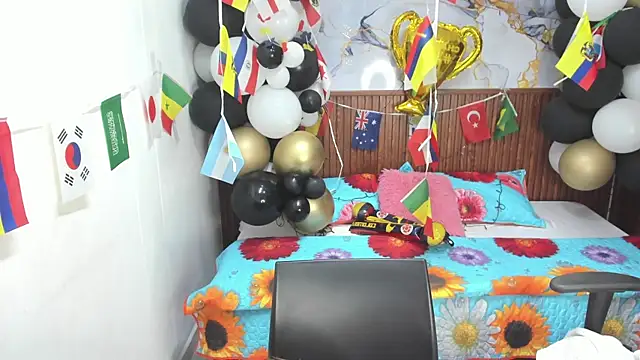 Holly 22 online show from June 2026 10:58:01 AM