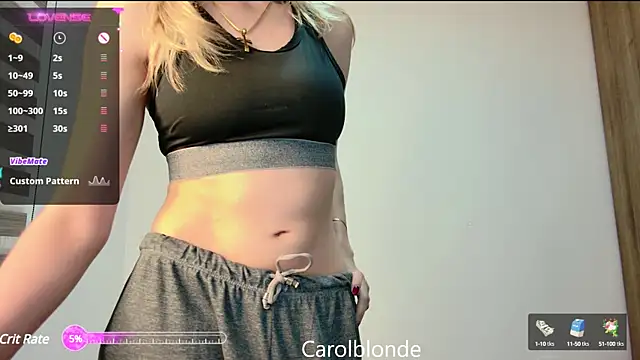 Snapshot of Carolblonde chatting on February 2025 03:14:02 AM Carolblonde online show from February 2025 03:14:02 AM
