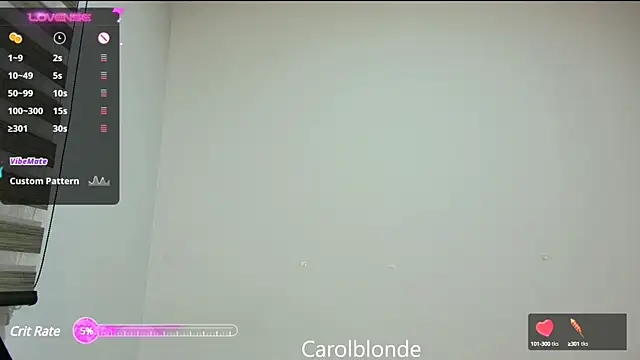 Snapshot of Carolblonde chatting on March 2025 04:13:01 AM Carolblonde online show from March 2025 04:13:01 AM