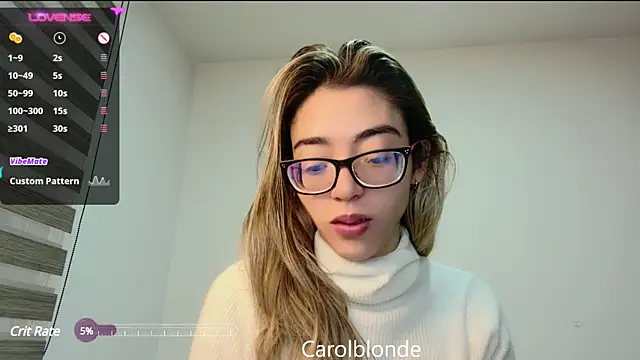 Snapshot of Carolblonde chatting on March 2025 07:19:01 AM Carolblonde online show from March 2025 07:19:01 AM