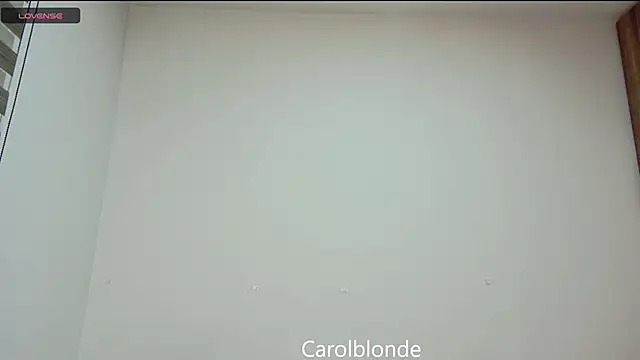 Snapshot of Carolblonde chatting on March 2025 04:12:02 AM Carolblonde online show from March 2025 04:12:02 AM