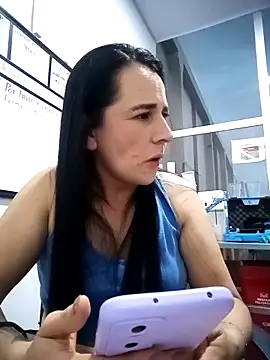 Alanna 11 online show from October 2025 10:47:01 PM