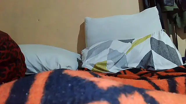 01applebottom online show from October 2025 02:01:02 AM