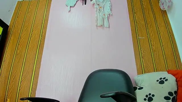 camilagreeco online show from October 2025 01:44:01 PM