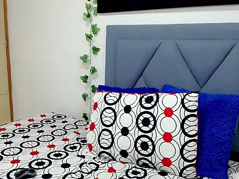 dominic 00 online show from February 2025 10:42:02 PM