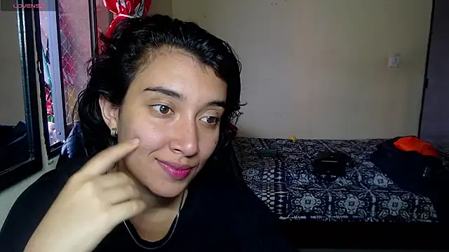 Robin H00t online show from March 2025 08:11:01 PM
