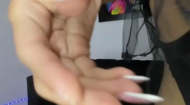 Snapshot of danna_alvarez chatting on February 2025 10:41:01 PM danna alvarez online show from February 2025 10:41:01 PM