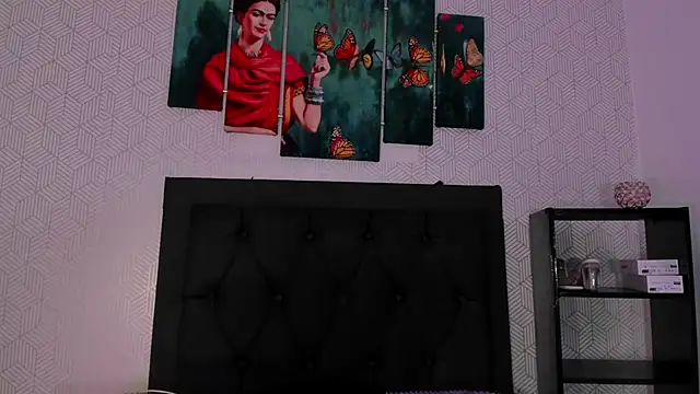 Selena fox7 online show from October 2025 04:43:02 AM