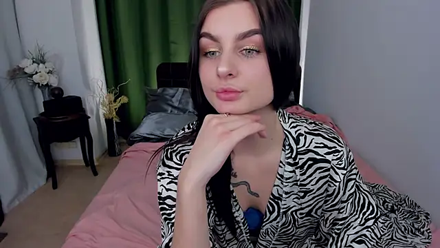 Snapshot of EmmaOlsen4u chatting on February 2025 05:50:02 PM EmmaOlsen4u online show from February 2025 05:50:02 PM