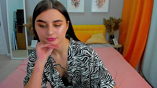 Snapshot of EmmaOlsen4u chatting on February 2025 04:35:01 PM EmmaOlsen4u online show from February 2025 04:35:01 PM