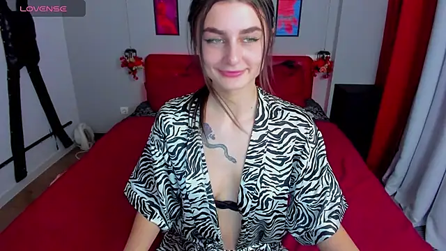 Snapshot of EmmaOlsen4u chatting on March 2025 04:44:02 PM EmmaOlsen4u online show from March 2025 04:44:02 PM