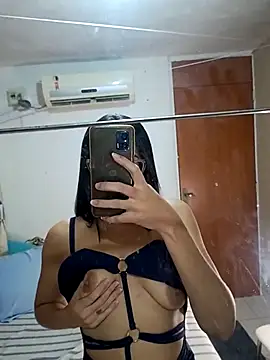 JuliaSalvaa online show from March 2025 06:18:01 PM