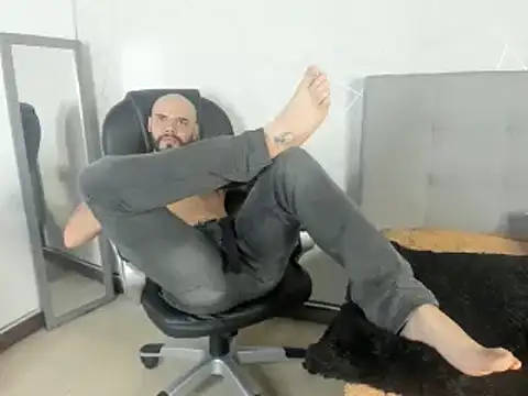 Luke Diaz7 online show from February 2025 11:26:02 PM