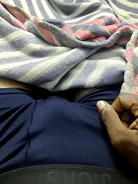 Snapshot of AarthiRaju chatting on February 2025 01:52:01 AM AarthiRaju online show from February 2025 01:52:01 AM