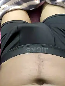 Snapshot of AarthiRaju chatting on February 2025 03:29:01 AM AarthiRaju online show from February 2025 03:29:01 AM