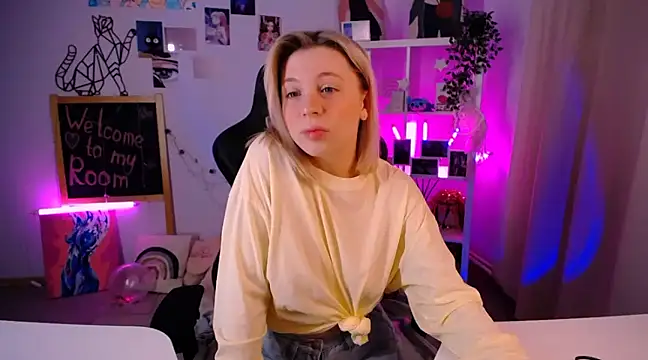 EllySunlover online show from February 2025 04:22:02 PM