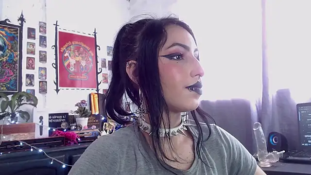 Snapshot of Nyx_Blackmoon chatting on February 2025 03:43:02 PM Nyx Blackmoon online show from February 2025 03:43:02 PM