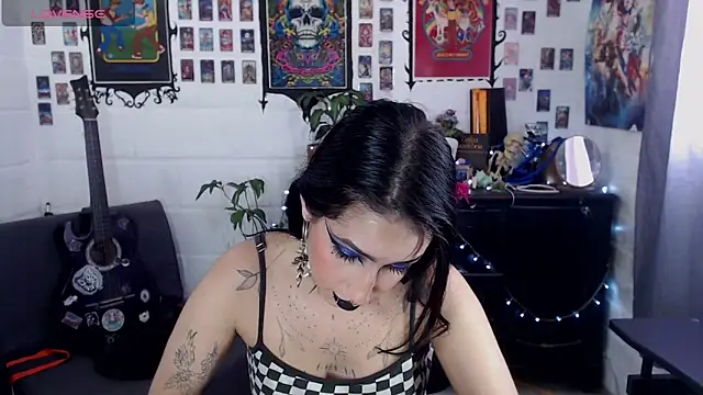 Snapshot of Nyx_Blackmoon chatting on March 2025 03:48:01 PM Nyx Blackmoon online show from March 2025 03:48:01 PM