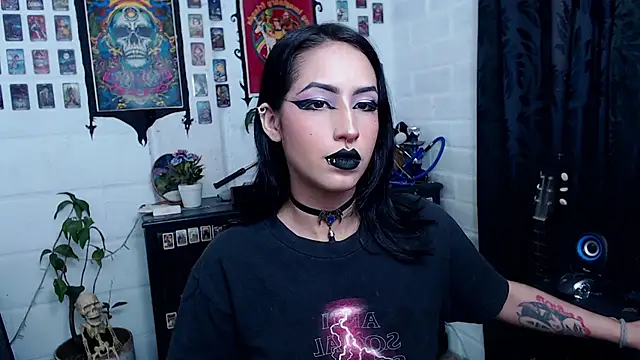 Snapshot of Nyx_Blackmoon chatting on March 2025 02:01:02 PM Nyx Blackmoon online show from March 2025 02:01:02 PM