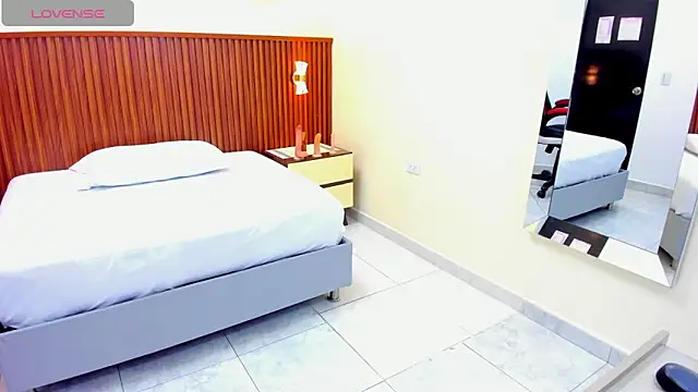 MELINAMARTINS online show from March 2025 07:25:01 PM