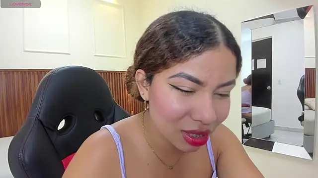 MELINAMARTINS online show from September 2025 04:42:01 PM