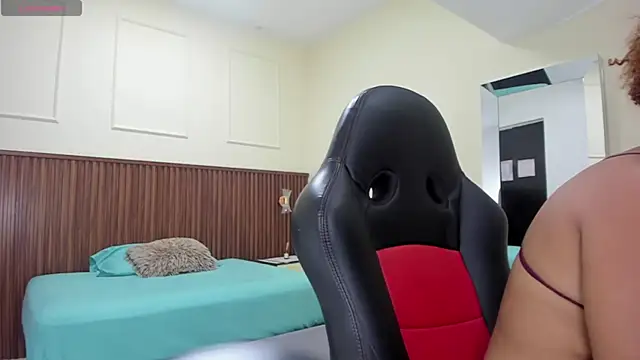 MELINAMARTINS online show from October 2025 07:12:02 PM