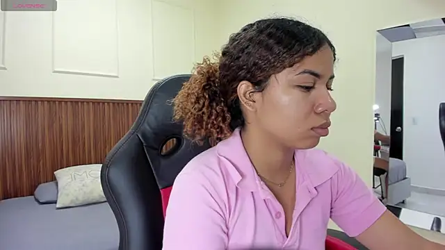 MELINAMARTINS online show from November 2025 07:35:01 PM